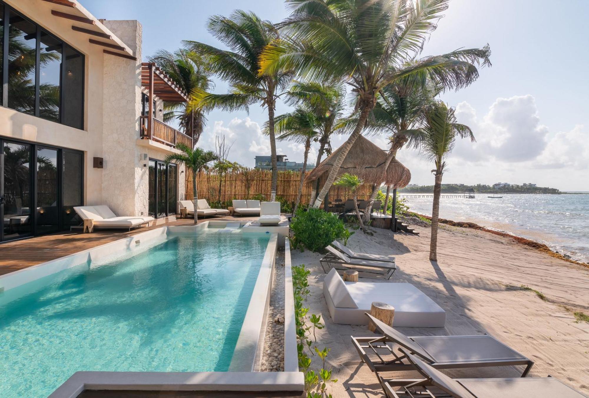 Villa Tulumar Beachfront Luxury Villa- Full Service Экстерьер фото