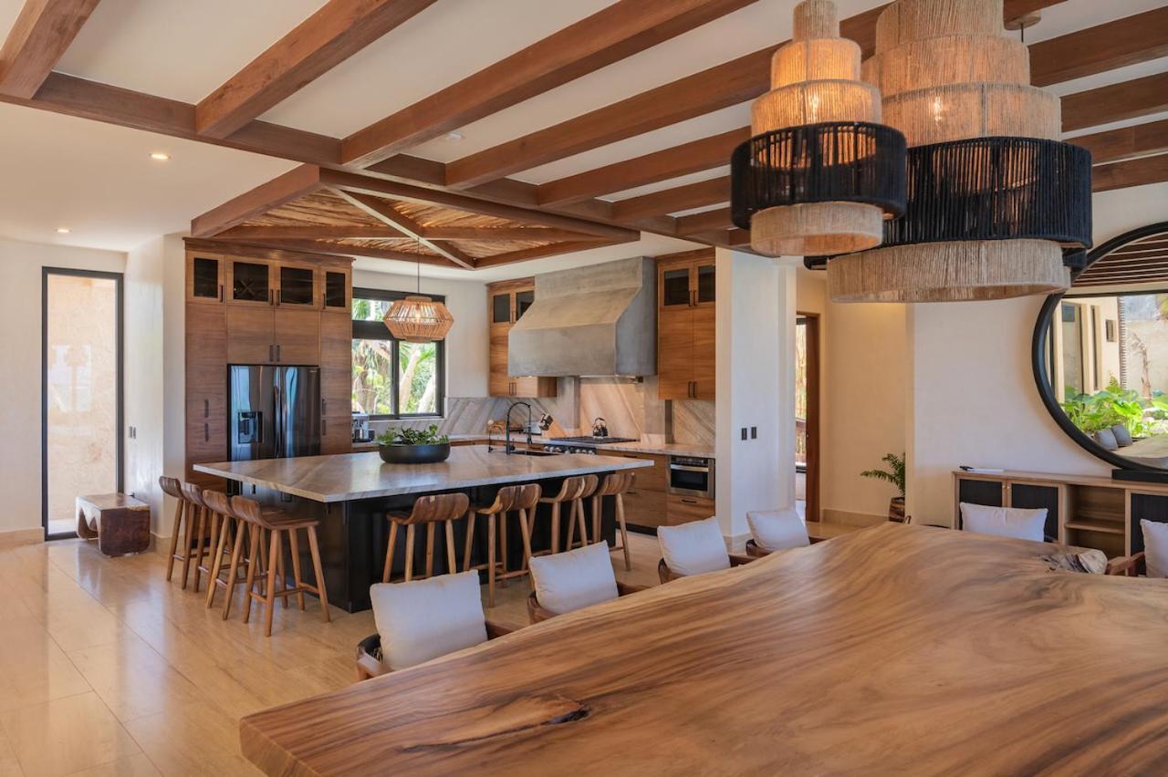 Villa Tulumar Beachfront Luxury Villa- Full Service Экстерьер фото